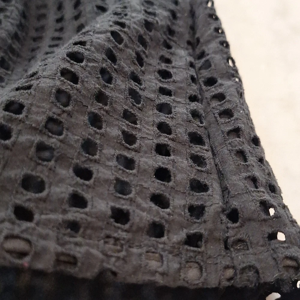 Banana Republic Black Mini Cut Out Pattern Skirt Sz 2 Casual‎ Party Going Out